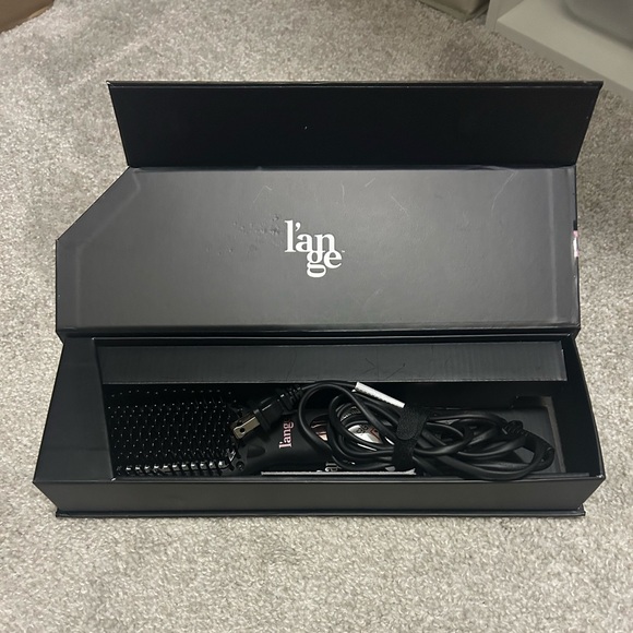 Ceramic Hair Straightening Brush - Picture 2 of 5